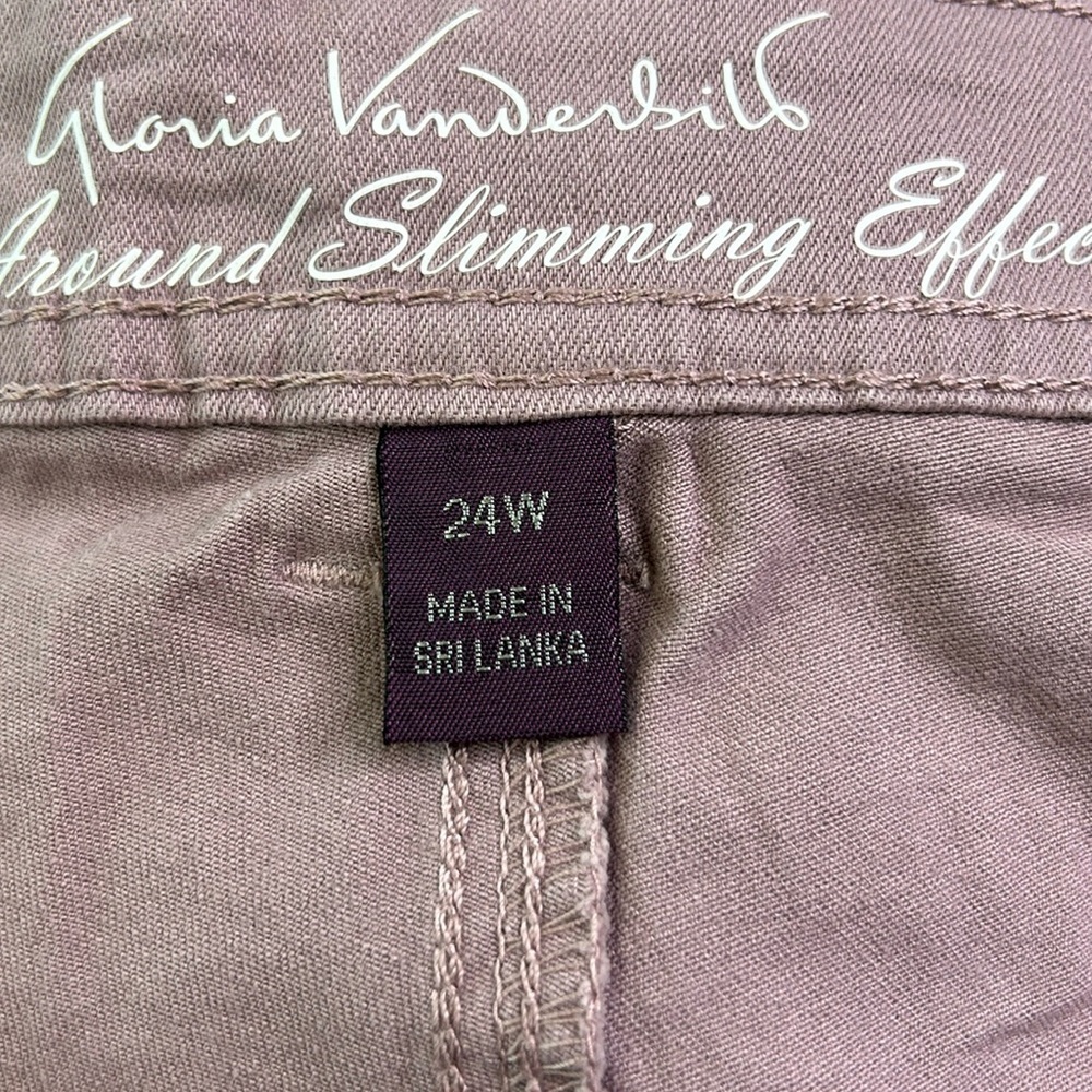 Gloria Vanderbilt Capri Pants - Picture 7 of 15